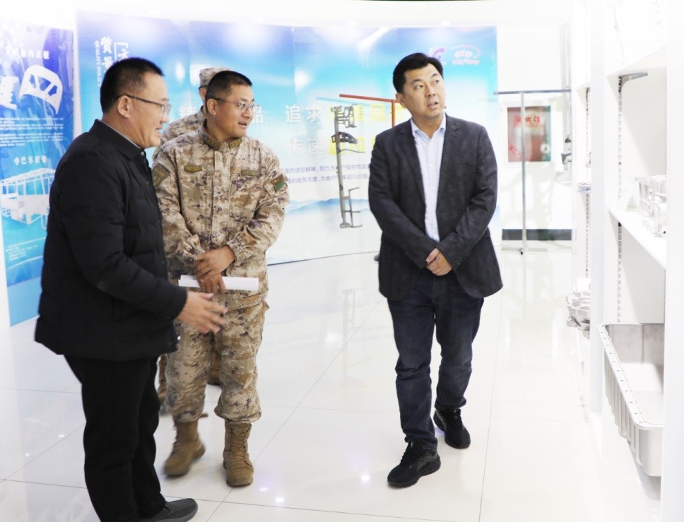费县县委常委、人民武装部部长解清到银光钰源公司调研并慰问高层次人才